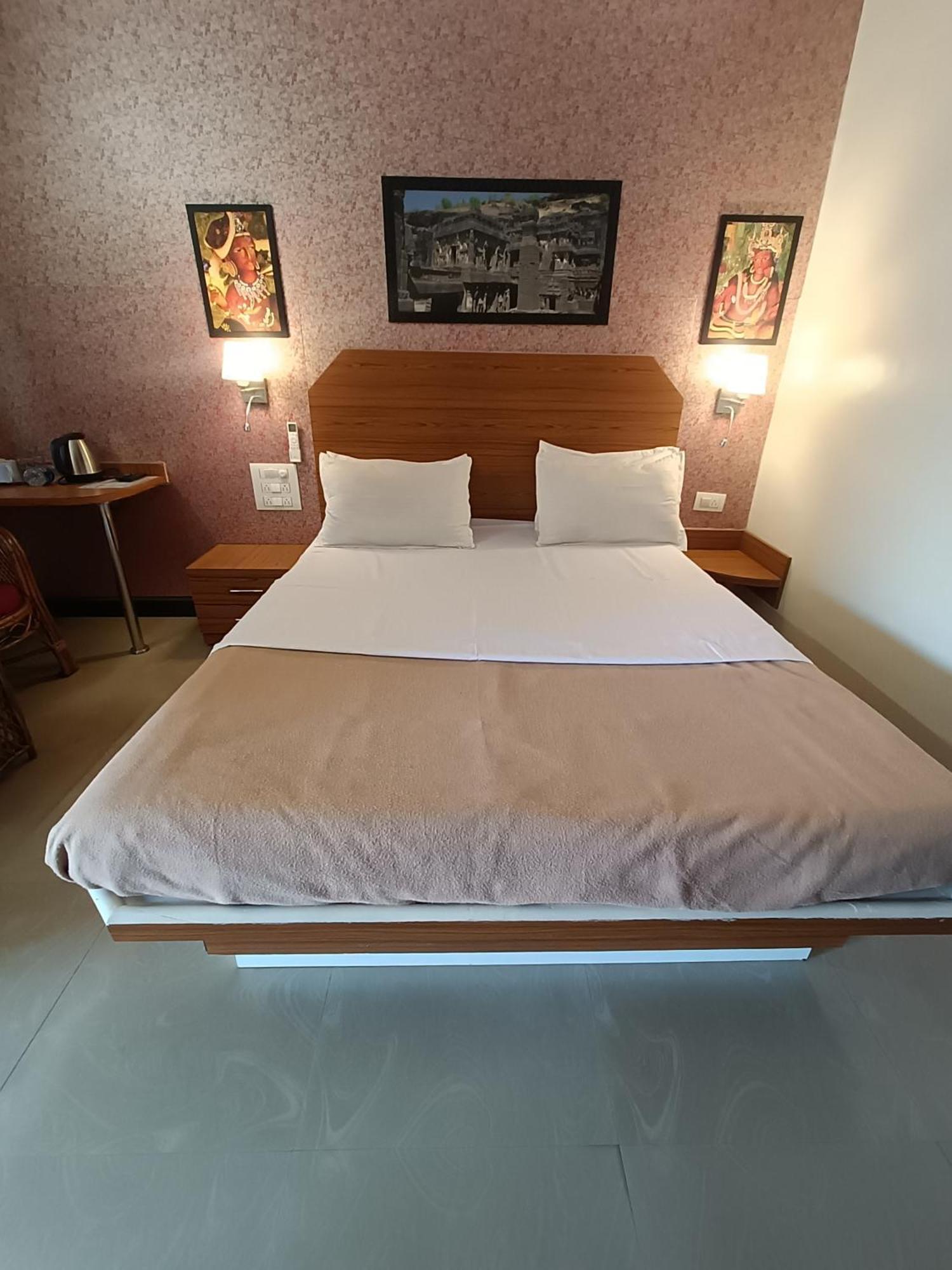 Ellora Heritage Resort Eksteriør bilde